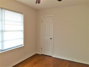 Building Photo - 1213 Tobola St