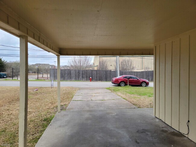 Building Photo - 3 br, 1 bath House - 306A Richards St
