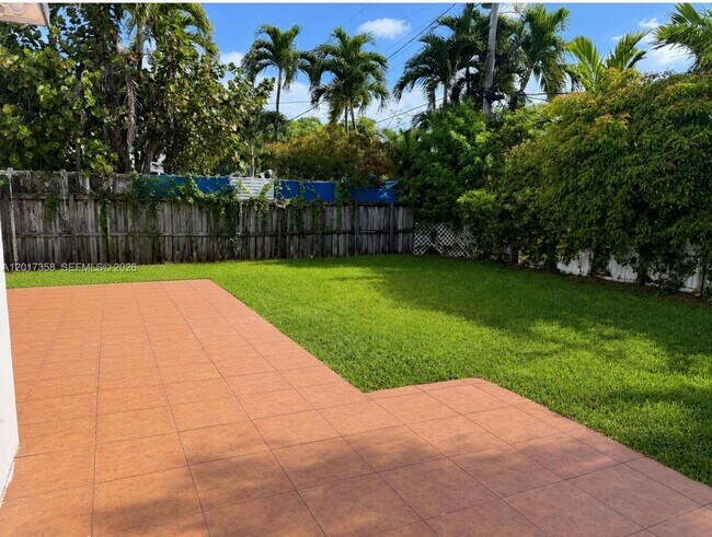 Foto del edificio - 21011 NE 25th Ct
