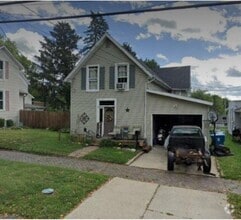 Building Photo - 447 W Tipton St