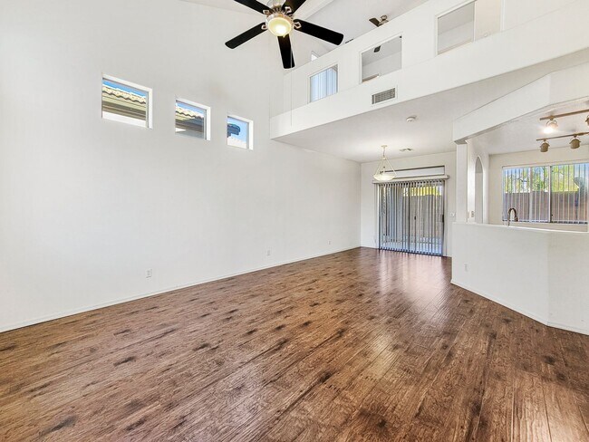 Foto del edificio - 3329 N 142nd Dr