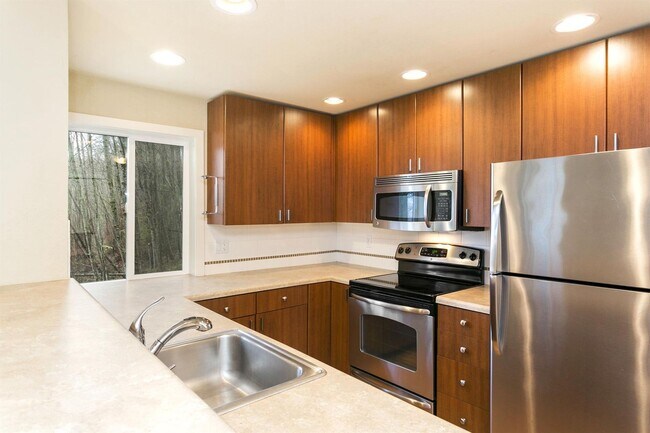 Foto del edificio - Spacious Mill Creek Corner unit Condo In-Town