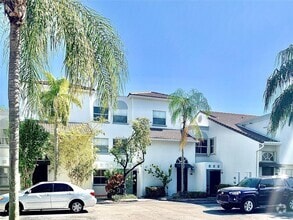 Building Photo - 4670 NW 97th Ct