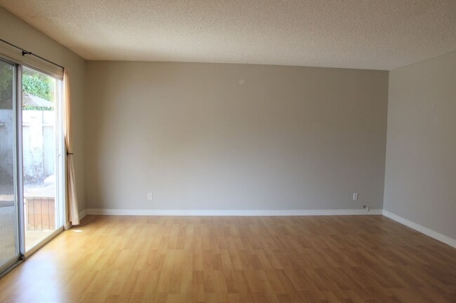 Building Photo - 2593bay
