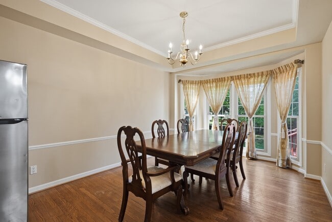 Building Photo - 44525 Fenwick Dr