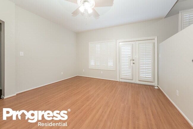Foto del edificio - 7716 Beach Falls Ct