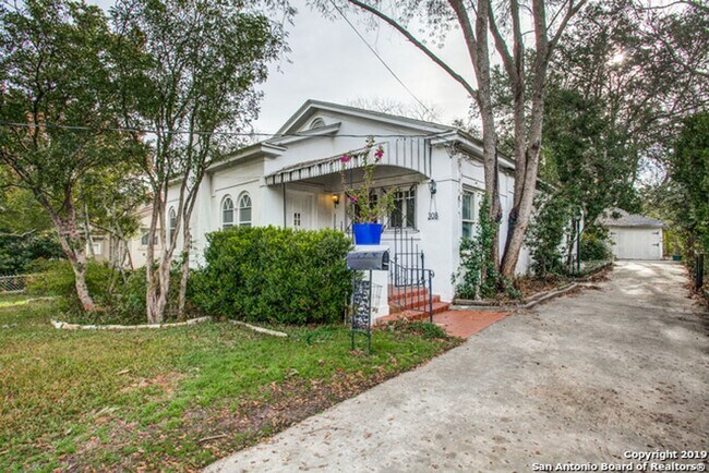 Foto del edificio - CHARMING ALAMO HEIGHTS 2-BEDROOM