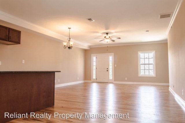 Building Photo - 121 Bogard Ln