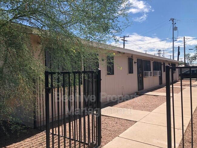 Foto del edificio - 1153 E Taylor St