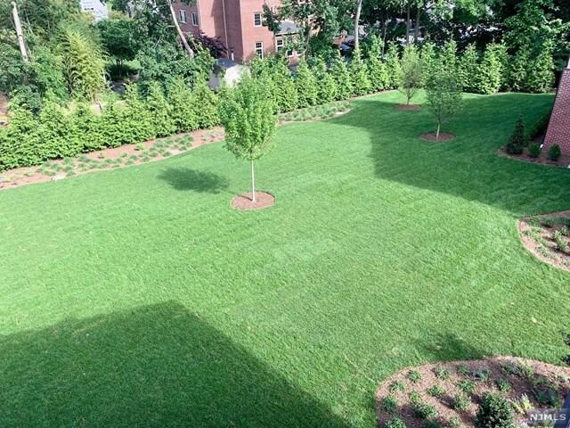 Foto del edificio - 15-27 N 15th Pl