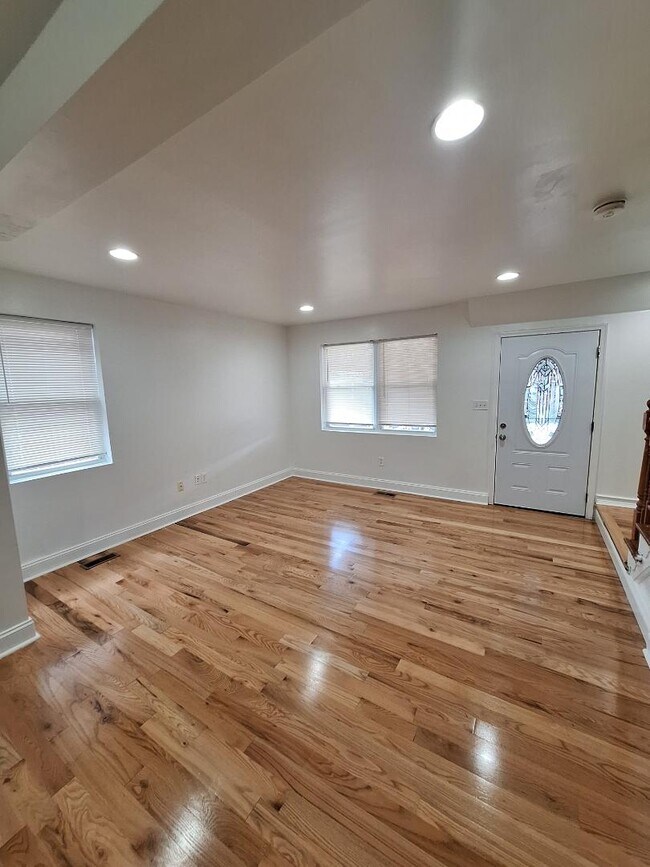 Foto del edificio - 5343 Gist Ave