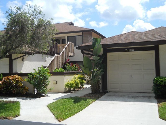 Building Photo - 2080 Oakridge Cir