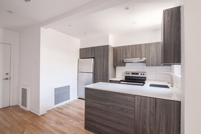 Photo du bâtiment - 2105 Rue Chomedey