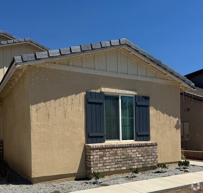Building Photo - 34882 Kingsnake Ave