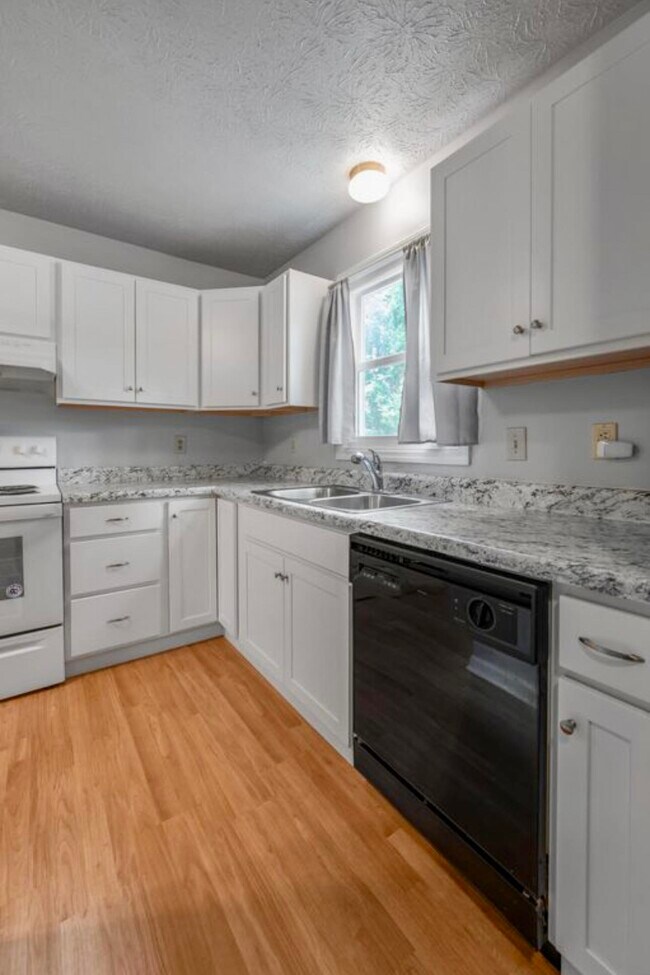 Building Photo - 3471 Pimlico Pky