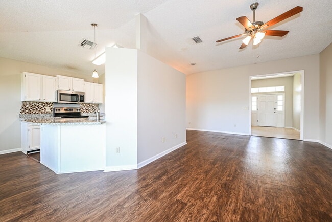 Building Photo - 449 Baybrook Dr