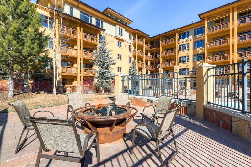 Primary Photo - 3720 N Sundial Ct