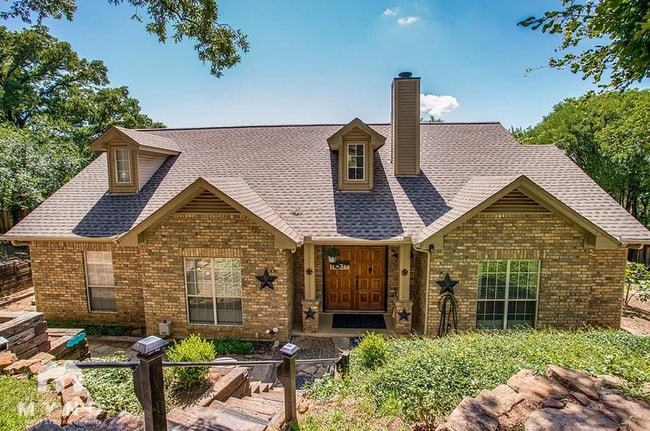 Building Photo - 1802 Old Oak Dr