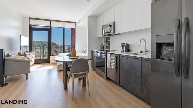 Building Photo - 632 Howard Rd SE