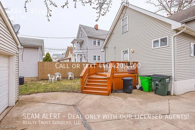 Building Photo - Spacious Bungalow, 3 Bedroom 2 Bathroom