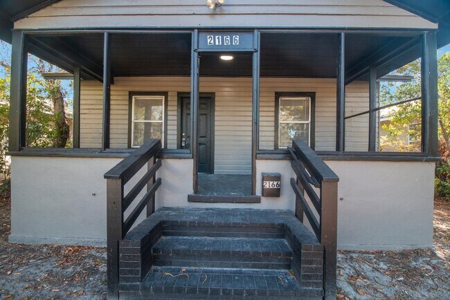 Foto del edificio - REDUCED  $25 App Fee  3bdrm/1bath home with large yard ** Section 8 OK *** $1795.00** Move in by ...