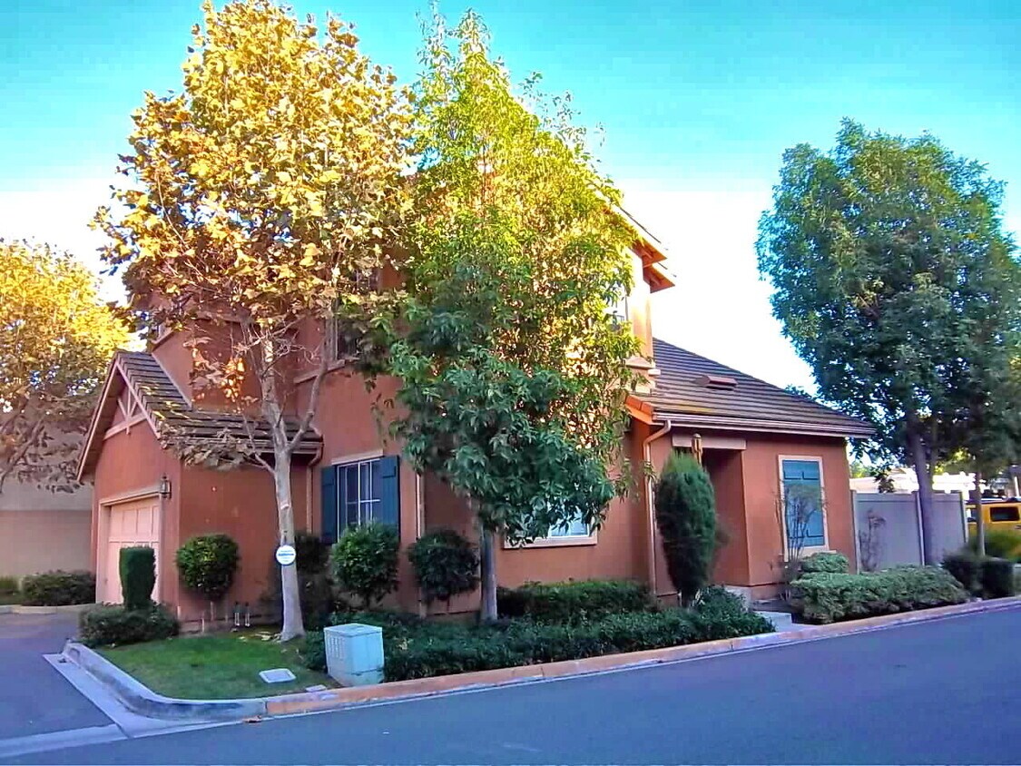 2 Townhouses for Rent in Carson, CA Westside Rentals