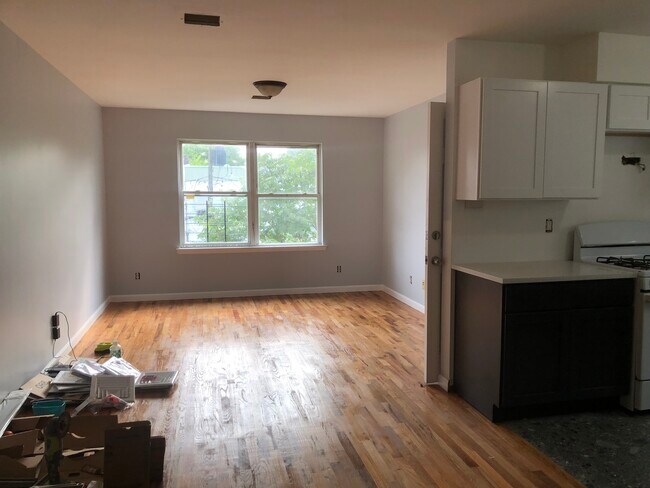 Living area - 88 Orient Ave