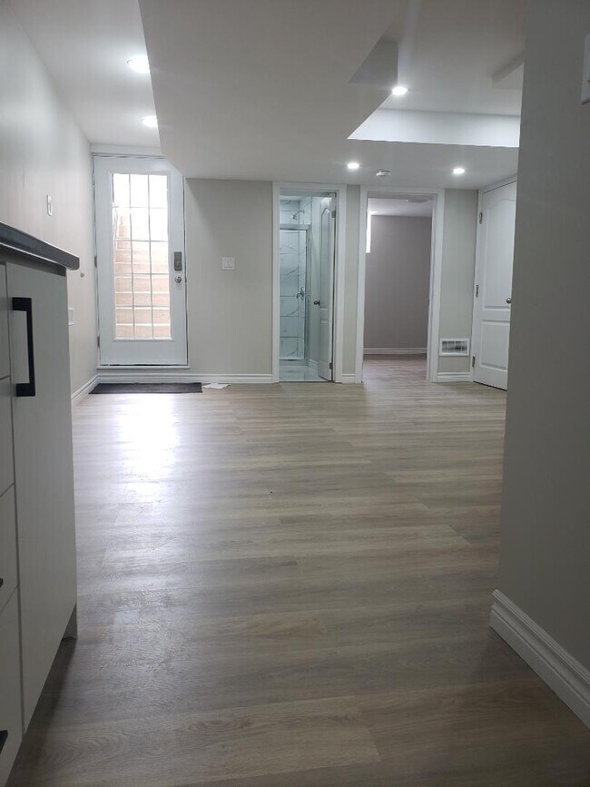 Photo du bâtiment - 9345 White Oak Av