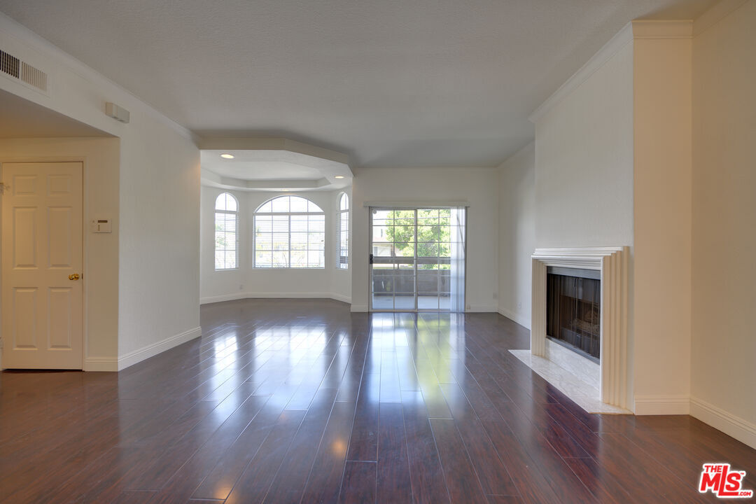14960 Dickens St, Sherman Oaks, CA 91403 Condo for Rent in Sherman