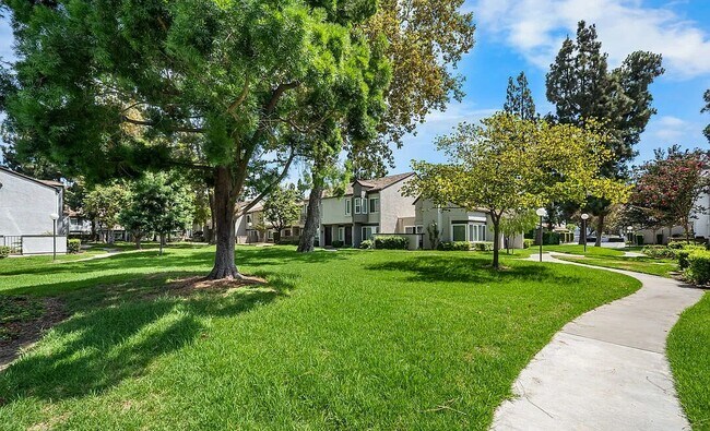 Foto del edificio - 16429 Westbrook Ln