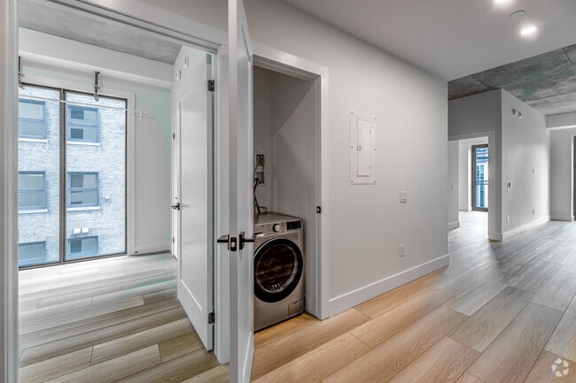 2BR, 1BA - 808SF - In-Unit Laundry - The Greystone