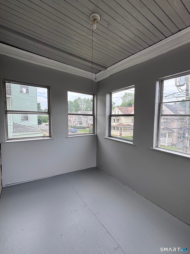 Building Photo - 448 Hillside Ave