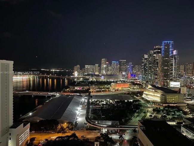 Foto del edificio - 1717 N Bayshore Dr