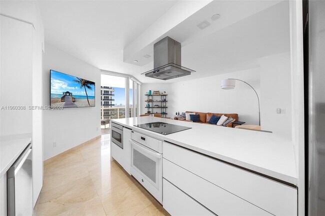 Foto del edificio - 4779 Collins Ave