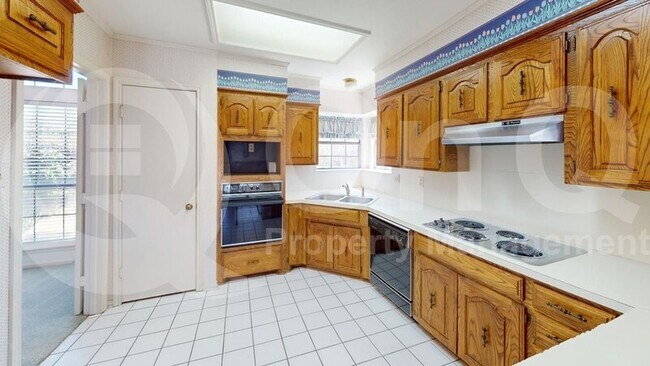 Foto del edificio - 2513 Country Club Pkwy