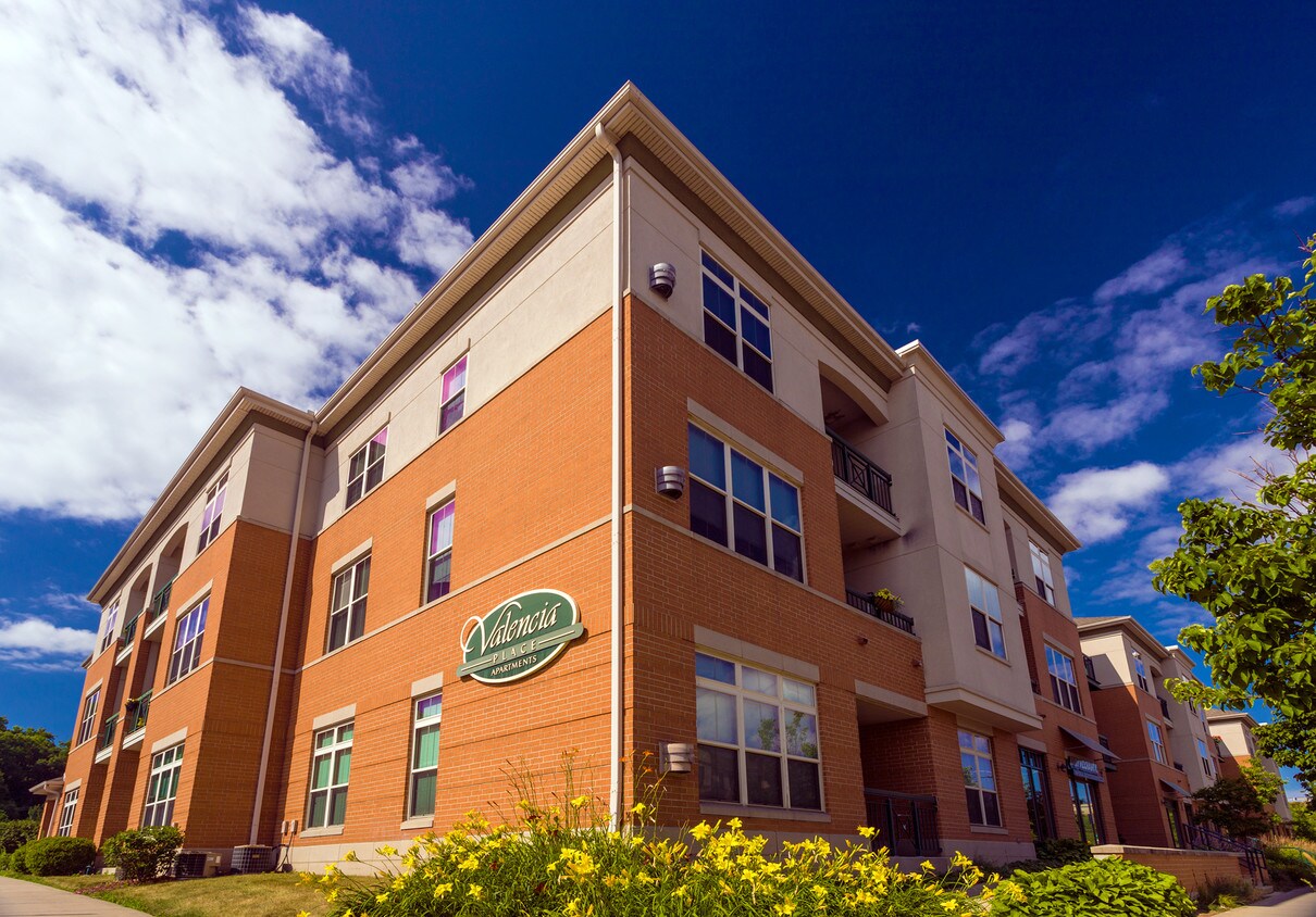 Valencia Place Apartments in Middleton, WI