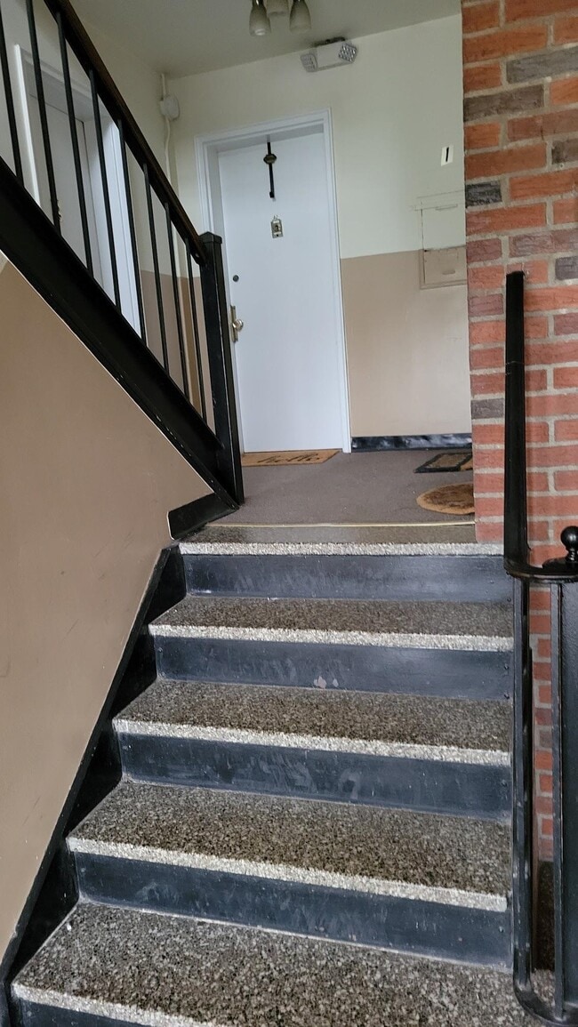 Building Photo - 204 Woodcliff Ave