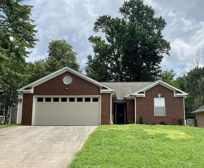 Foto principal - Charming home in the heart of Madison!