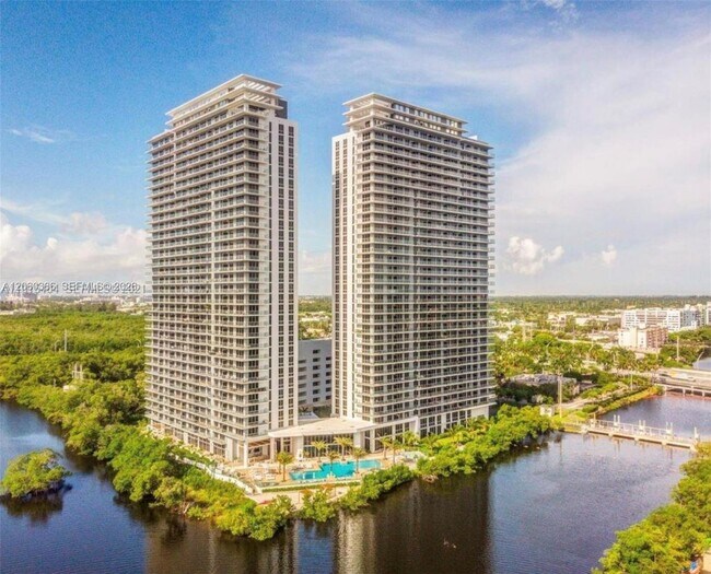 Foto del edificio - 16385 Biscayne Blvd