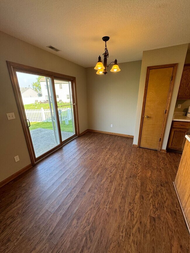 Foto del edificio - 12425 Butterbrook Ln