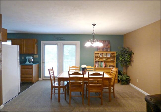 Building Photo - 2123 Creekside Way