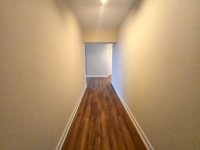 Foto del edificio - 4980 N Marine Dr