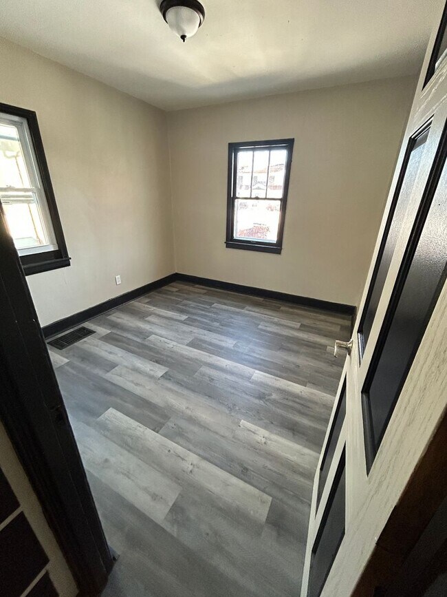 Foto del edificio - HALF OFF FIRST MONTHS RENT SPECIAL 2 bedro...