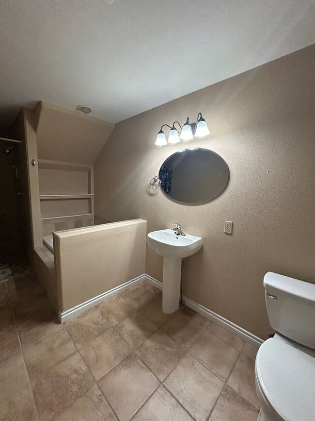 Building Photo - Columbia Falls 3 Bedroom Townhome!