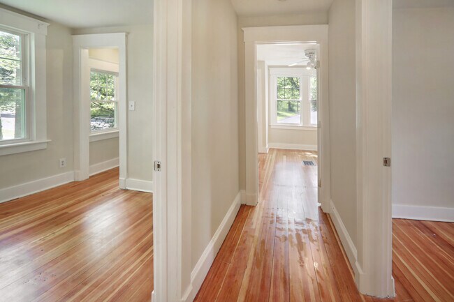 Foto del edificio - 2777 Whitney Ave