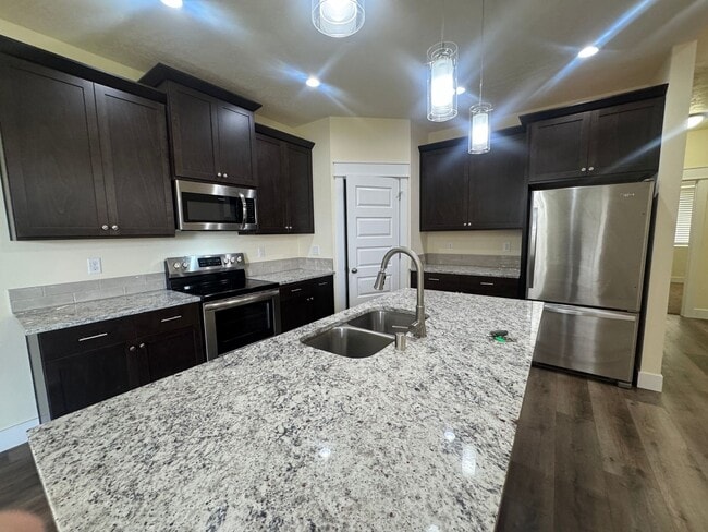 Building Photo - Great home for rent in Quincy!!!