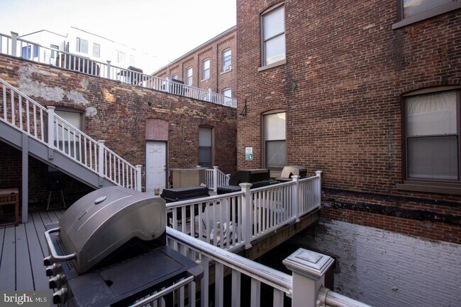 Building Photo - 1151 N 3rd St