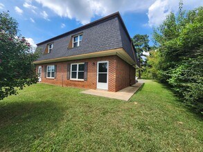 Building Photo - 6221 Bonny Oaks Dr