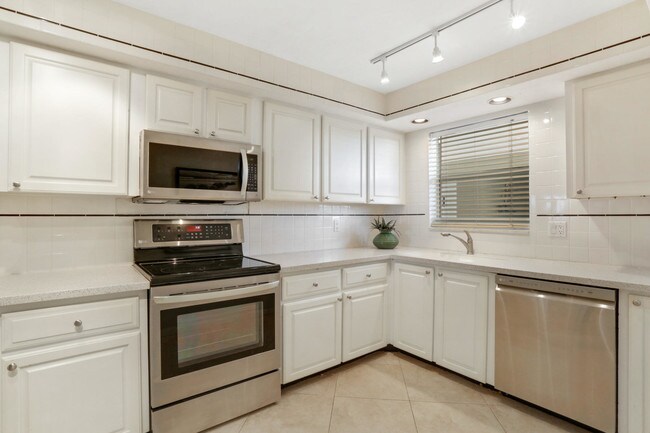 Foto del edificio - 44  Yacht Club Drive 409