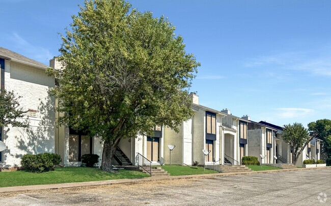 Building Photo - Sunset Villas